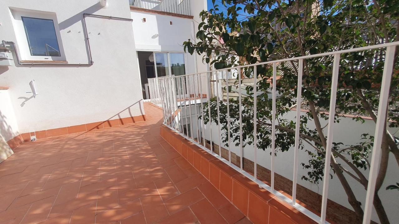 Apartamento Nuevo En Terrassa Centro Екстериор снимка
